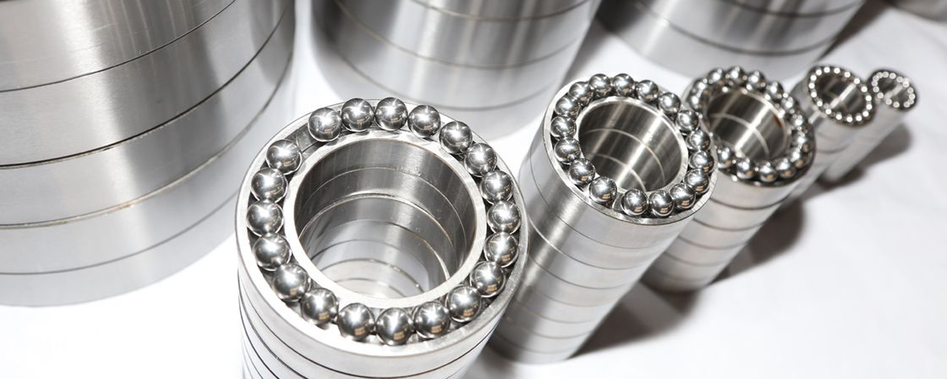 角接觸推力球軸承 -